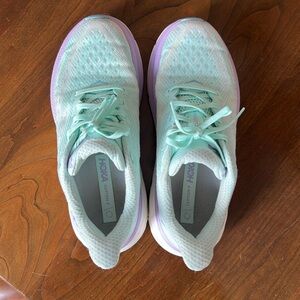 HOKA women’s clifton 9